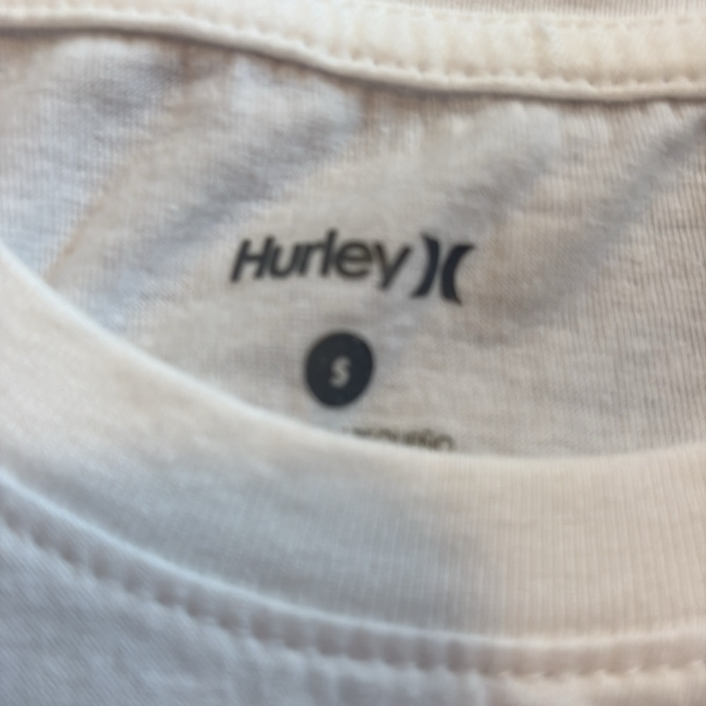 Like new!! Hurley tee shirt - Picture 3 of 6